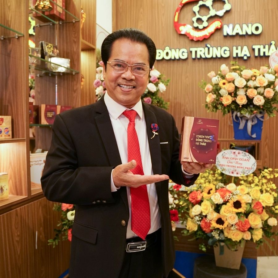 NSND-Tran-Nhuong-tin-dung-dong-trung-ha-thao-thien-duoc