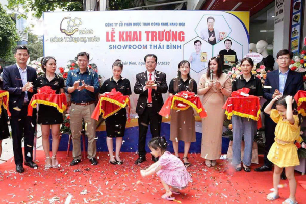 Thien-Duoc-khai-truong-showroom-Thai-Binh